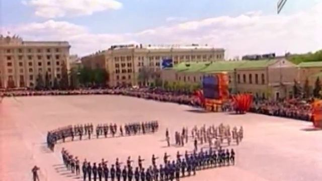 07 День Победы Харьков 2011.Плац-парад Академии ВВ.flv смотреть онлайн
