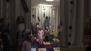 Песенка про папу приходит папа вечером