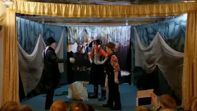 Отрывок из спектакля "Снежная королева" (по мотивам одноименной сказки Г.Х. Андерсена) смотреть онлайн