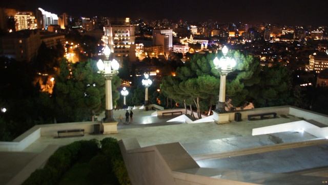 Баку Вечерняя прогулка 2 фото.mpg