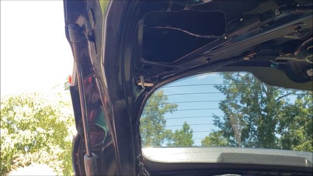 Replacing Inner Tailgate (Reverse/Backup) Lamp: HOW TO ESCAPE смотреть онлайн