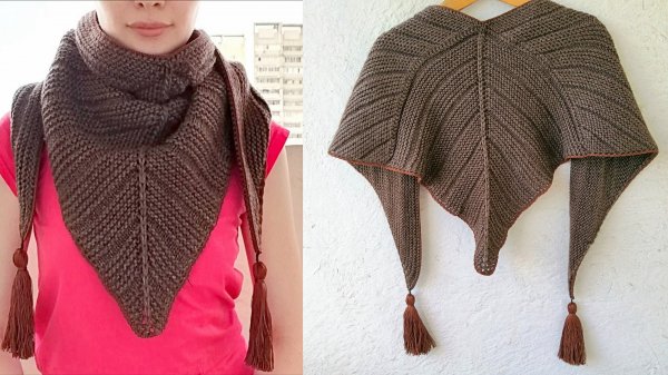 Простая шаль платочной вязки «Ласточка», выполненная в технике укороченных рядов