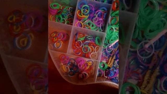 Учимся плести из резинок 1 часть