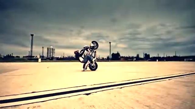 Профессионал на мотоцикле смотреть онлайн