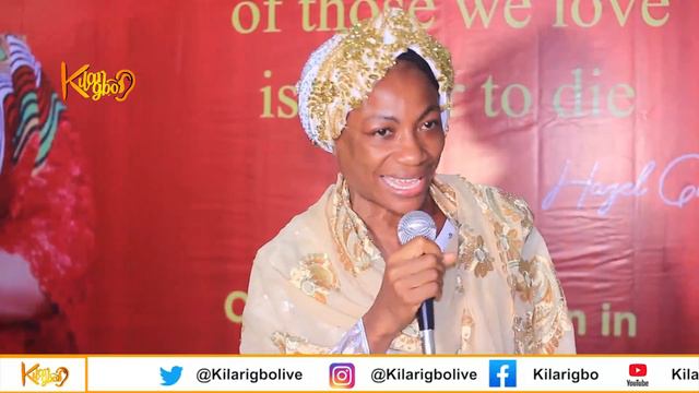 Mama Please Wake Up, I Love You -Actress Nkechi Blessing cries uncontrollably at her mum’s burial смотреть онлайн