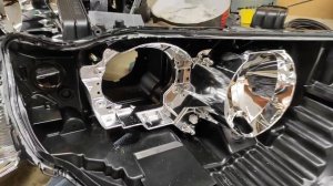 Как улучшить свет фар на Mitsubishi Pajero Sport тюнинг фар установка светодиодных Bi Led линз