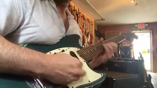 1970 Fender Mustang Demo