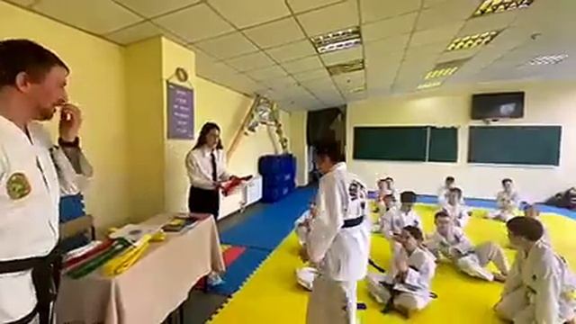 Вручение красного пояса по Таеквон-до. смотреть онлайн