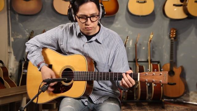 Martin D-28 Marquis, Adirondack Spruce Top/Madagascar RW B&S смотреть онлайн