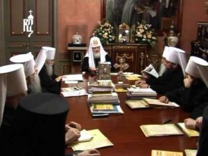 Патриарх Кирилл открыл заседание Священного Синода