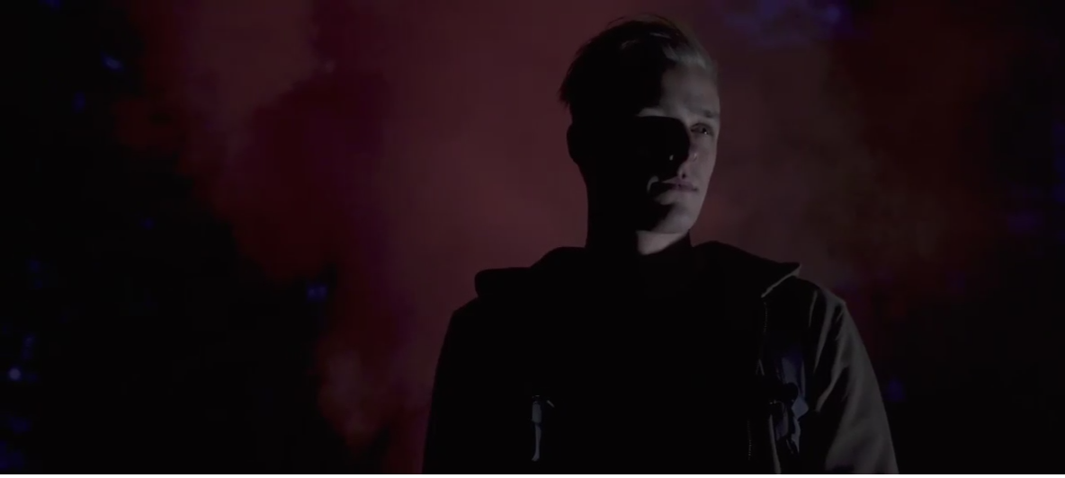 Unsenses - Standing in the Dark (Official Video) смотреть онлайн