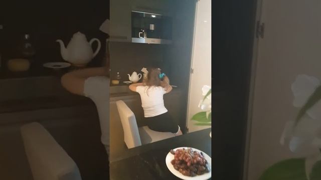 Annabelle Reay is cooking смотреть онлайн