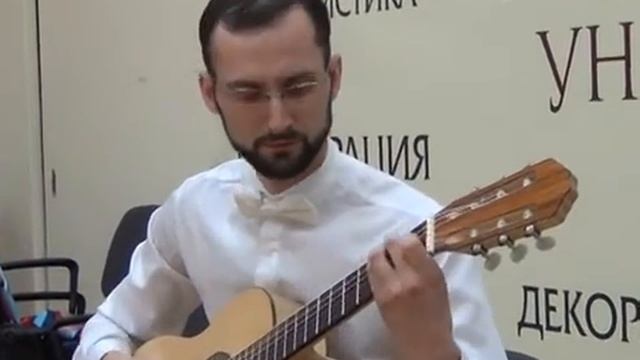Никита играет на гитаре на испано-итальянском вечере смотреть онлайн