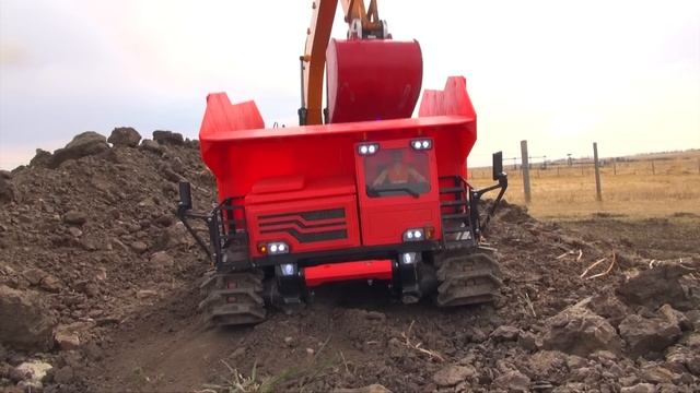 DiRT RiDGE DEMOLiTiON! 1/12 scale 4200xl DiGGER & Tracked "Spyker KAT" Dump Truck | RC ADVENTURES смотреть онлайн