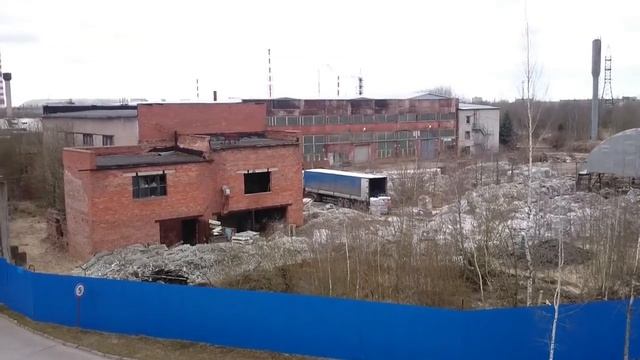 "Знаменитый" кингисеппский водочный завод "Балатон" снова работает смотреть онлайн