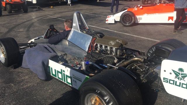 Williams FW08 Ford Cosworth DFV V8 - engine warm up - pure sound (Masters Historic F1 US GP 2019) смотреть онлайн