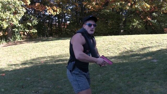 Pepper Spray PISTOL Obstacle Course *IMPOSSIBLE* | Bodybuilder VS Byrna HD Self Defense Tool Test смотреть онлайн