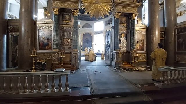 Божественная литургия в Неделю 17-ю по Пятидесятнице смотреть онлайн