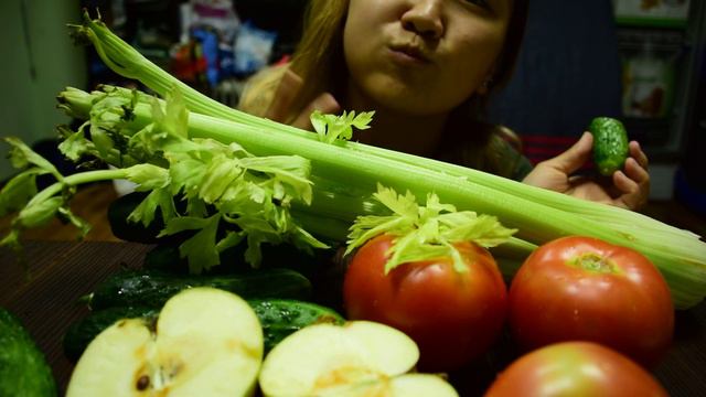 ASMR | VEGGIE PLATTER |🥕🍅🌽 CRUNCHY EATING SOUNDS (NO TALKING) KZ girl✨ смотреть онлайн
