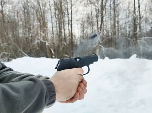 Стрельба ПМ в замедленной съемке.mov