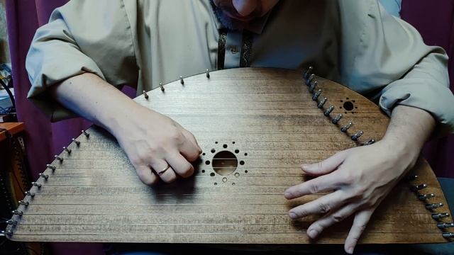 Русский народный музыкальный инструмент гусли. Игра на гуслях. смотреть онлайн