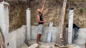 ? ЗАЛИВКА СТЕН БЕТОНОМ | Строим дом своими руками