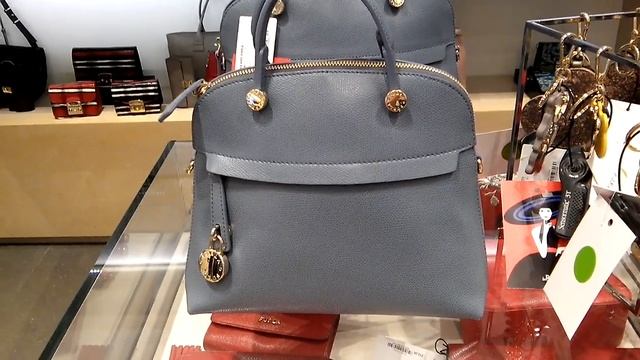 Сумки Furla Armanl, Guess. Очки Prada, Dior,Fendi в магазинах Италии.La Rinascente.Флоренция. смотреть онлайн
