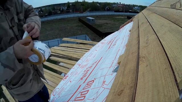 Клею TYVEK, колочу обрешётку и контробрешётку, кручу верчу OSB, коментарии к дому за миллион. смотреть онлайн