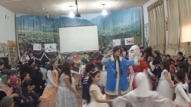 Новогодний утренник для начальной школы смотреть онлайн