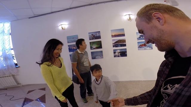 Магадан - Москва, через 6 стран. Серия 4: Якутия, кормим духов, открываем фотовыставку смотреть онлайн