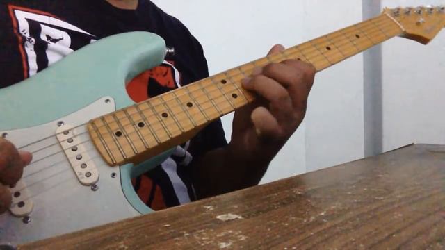 Fender american deluxe surf green (Demo) смотреть онлайн