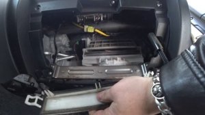 Замена салонного фильтра Suzuki Grand Vitara 2 0 | Сузуки гранд витара 2.0