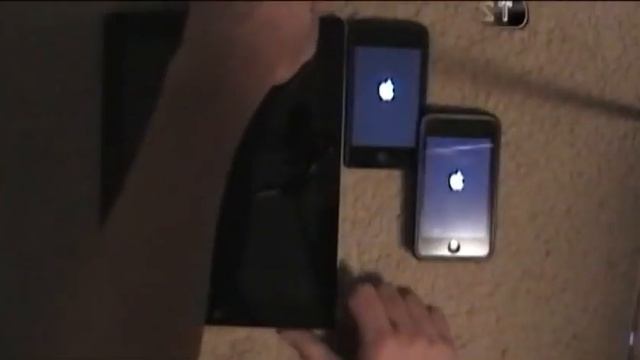 iPod Touch 4g iOS 5 vs iPad 2 (3G) iOS 4 vs iPod Touch 2g iOS 3 смотреть онлайн