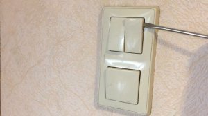 Как снять клавишу кнопку с выключателя света своими руками