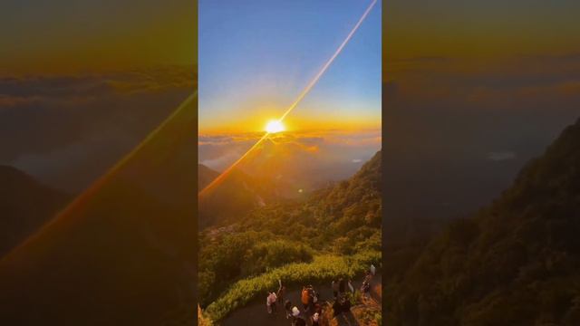 The beautiful sunrise on Mount Tai#Taishan #sunrise #beautiful смотреть онлайн