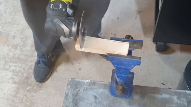 Ryobi ONE+ R18MT-0 18V Cordless Multi Tool смотреть онлайн