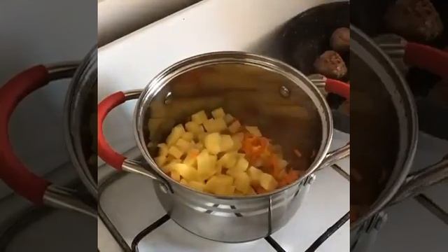 Сырный суп с мясными шариками вкусный и насыщенный обязателен для приготовление рецепт от подруги