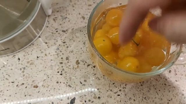 Как сохранить свежесть помидоров.Если завяли плоды томатов.Как сохранить помидоры.Как вернуть вид. смотреть онлайн