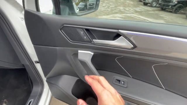 2023 Volkswagen Tiguan Comfortline R-Line смотреть онлайн