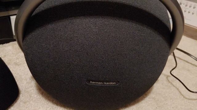 Harman Kardon Go+Play vs Onyx Studio 7 смотреть онлайн