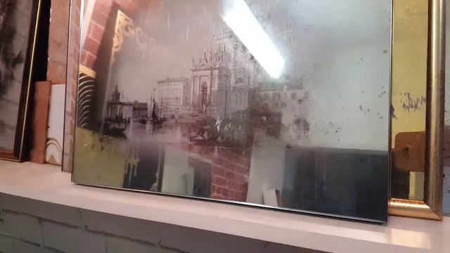 Состаренное зеркало с ретро изображением. смотреть онлайн