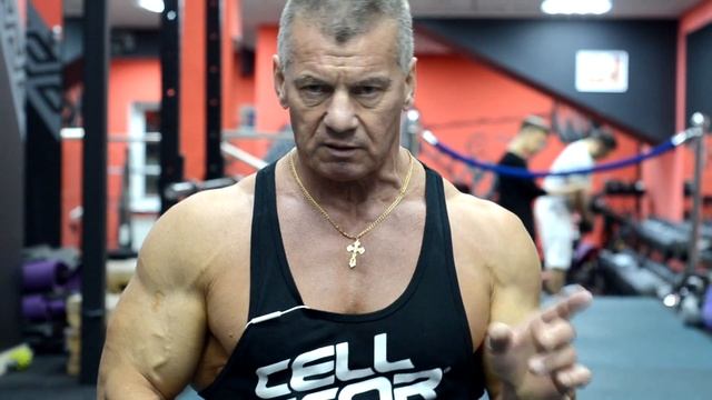 Александр Яшанькин с детства выполнял отжимания от пола