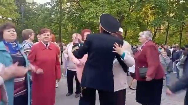 Блестят медали."Бутырка "В Гомельском парке. 09.05.2023. смотреть онлайн