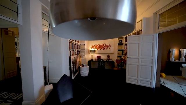 El interiorista Tomás Alía nos enseña su piso en Madrid | Andar por casa | AD España смотреть онлайн