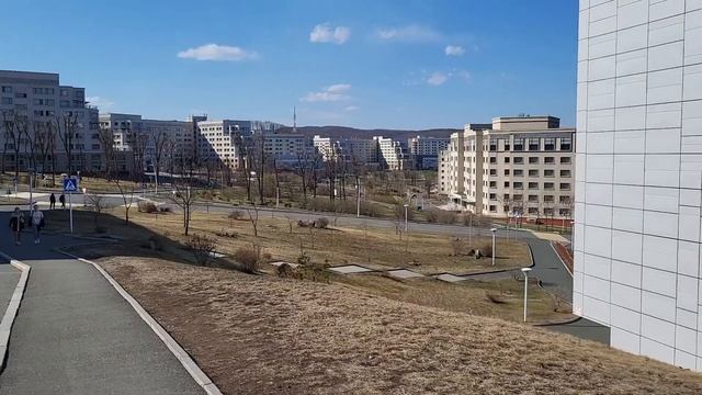 Спонтанный шопинг в ТЦ "Море" и прогулка по кампусу ДВФУ. смотреть онлайн
