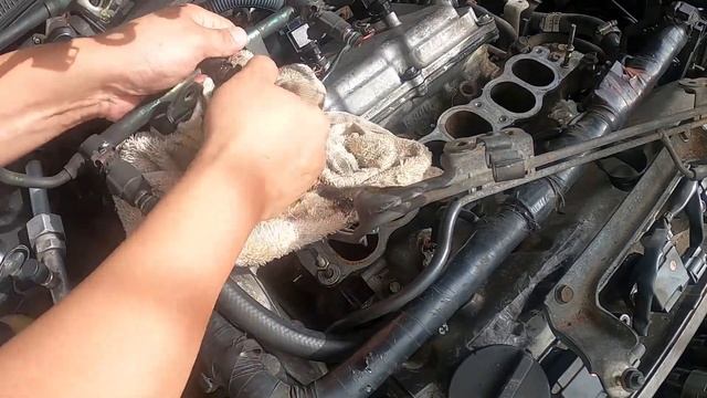 Nissan Maxima/Cefiro a33: Replacing Fuel Injector O-ring смотреть онлайн