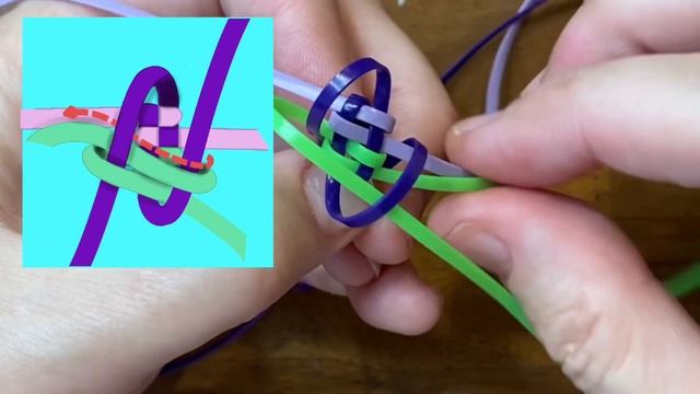 Scoubi Club - 2x1 Twisty Lanyard Tutorial смотреть онлайн