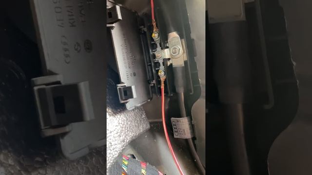 2005 Audi A8 common issues and secondary jump point when you can’t access the trunk смотреть онлайн