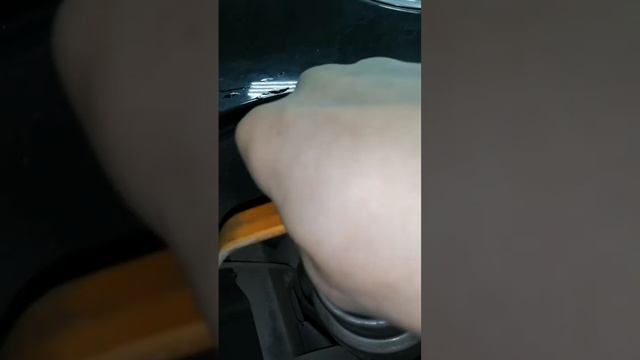 Volkswagen Tiguan не открывается лючок бензобака, болезнь линейки VAG. Фольксваген #VAG #volkswagen смотреть онлайн