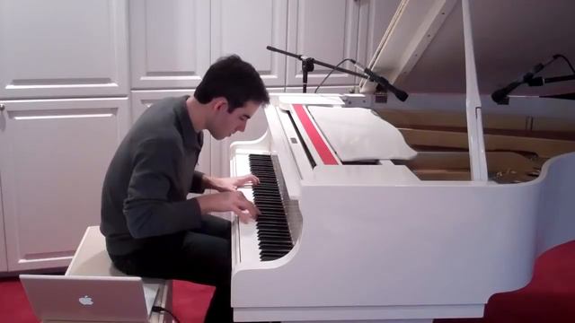Elton John Piano Medley смотреть онлайн